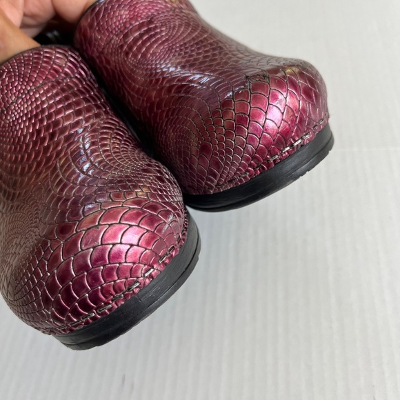 Sanita Clogs Sz 7 in USA Leather Metallic Danish Fuchsia Slip On Shoes - Picture 4 of 10
